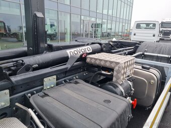 NOVÉ IVECO 120E22 NOSIČ KONTEJNERU - 6