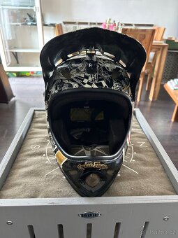 Troy Lee Designs D2 Carbon - 6