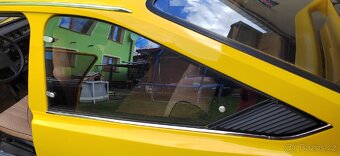 Škoda Rapid 136 originální výklopná zadní okénka - 6