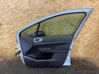 NASTROJENÉ PRAVÉ PŘEDNÍ DVEŘE PEUGEOT 307 - 6