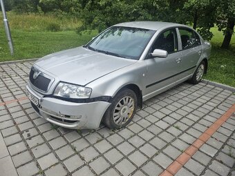 Bouraný škoda superb - 6