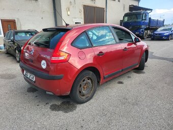 Citroën C4,1.4i,65kw, rok 2005,najeto 220tis km. - 6