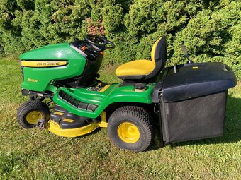 Zahradní traktor John Deere X 300 R - 6