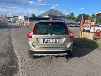 Volvo XC60 2,4D awd - 6