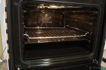 Bosch bílá vestavná trouba HBN 3520 - 6