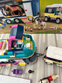 Lego Friends 41722 Auto s přívěsem pro koně - 6