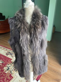 Krásná vesta z pravé kožešiny,vel.M - 6