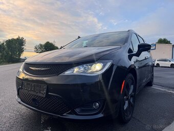Chrysler Pacifica 3,6 S Limited ČR Sunroof Navi 2018 DPH - 6