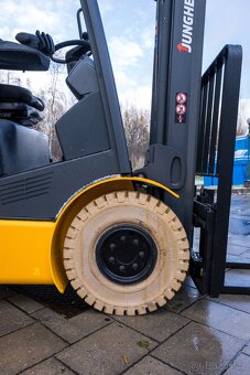 Vysokozdvižný vozík Jungheinrich TFG 320s - 6