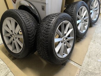 ALU kola Passat Superb 5x112 r16 Originál, zimní pneu 6mm - 6