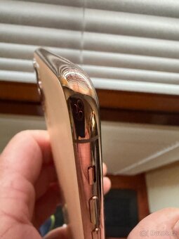 iPhone 11 Pro Max Gold Top stav - 6