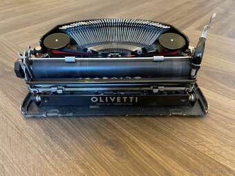 Psací stroj ze 30.let Italské značky OLIVETTI. - 6