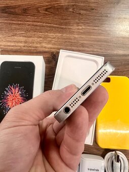 iPhone SE 32GB - 6