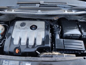 VW Touran 2,0 TDI Highline - 6