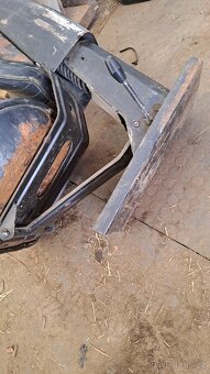 Prodám sedačku zetor - 6