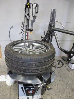 Vybavení autoservisu/pneuservis-zouvačka,vyvažovačka,zvedák - 6