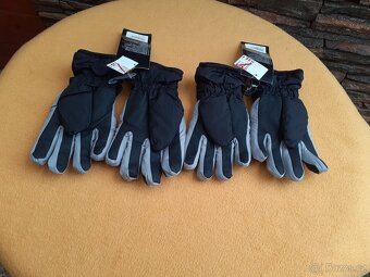 Prodám 2 páry dětských rukavic, vel. zhruba 7 - 10 roků - 6