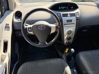 Toyota Yaris 1,3i - 6