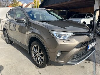 TOYOTA RAV4 2.0D D4D 105 KW,1.MAJ.MANUÁL,TAŽNÉ,NAVI,KAMERA - 6