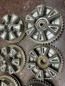 Predám používaná ROZETA JAWA 250 350 panelka 46,47zubov - 6