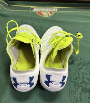 Fotbalové kopačky Under Armour Magnetico Clone 42,5 - 6