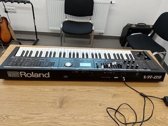 ROLAND VR-09-B V COMBO syntezátor - 6