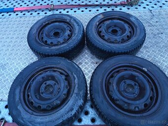 175/65 R14 zimní sada Nokian 6,5-7 mm + disk Peugeot 206 - 6