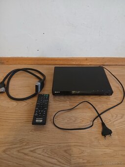 NOVÝ  PO  ZÁRUCE  DVD  PŘEHRAVAČ  ZN.  SONY - 6