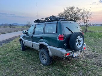 Nissan Terrano lI - 6