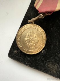 Odznaky Medaile, památka po vojákovi - 6