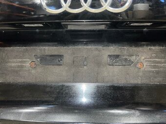 Páté dveře černá metalíza LZ9Y Audi Q5 8R r.v. 2010 - 6