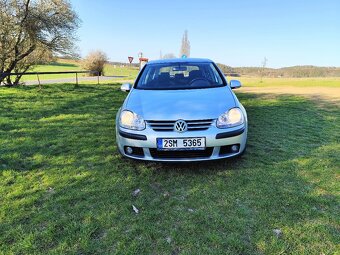 Volkswagen Golf V - 6