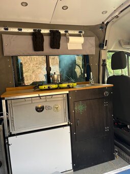 Obytný automobil Ford transit - 6