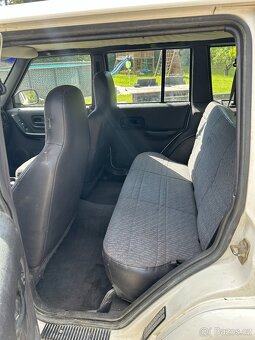 Jeep Cherokee 4.0i - 6