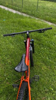 Qayron Carma -Top stav, super výbava ,27” - 6