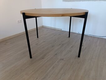 Krásný kulatý stůl, průměr 120 cm - 6