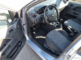 Ford Fiesta 1.3i 51kW klima, ABS, rádio, el. okna - 6