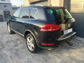 VW Touareg 3.0 TDi 4x4 bez AD blue,na pružinách - 6