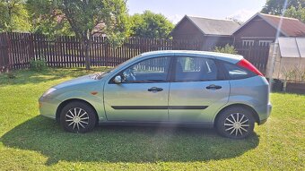 Ford Focus 1.6 (74 kW), hatchback, r. v. 2001 - 6
