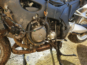 Prodám náhradní díly na hondu VFR 1200F, ABS, 2010 - 6