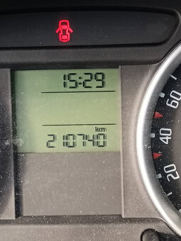 prodám škoda fábia 1,4 benzin 16V /63kW - 6