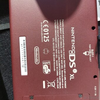 Nintendo DSi XL + R4 SDHC karta + bohaté příslušenství - 6