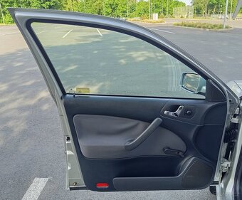 Škoda Octavia 1.6 MPI 55kW - 2001, po 2 majiteli, STK 2/2027 - 6