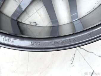 Mercedes G63 AMG 22 5x130 Mercedes G63 AMG Šedivý - 6
