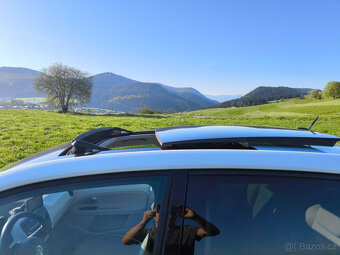 Elektromobil VW e-Up – střešní okno, letní + zimní pneu - 6