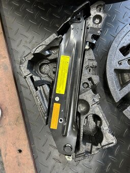 Vložka s příslušenstvím do dojezdového kola, rezervy - 6