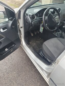 Ford fiesta - 6