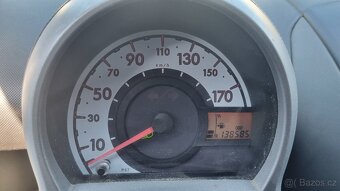 PEUGEOT 107 1.0 benzín - 6