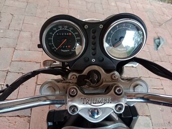 Triumph Thunderbird 900 - 6