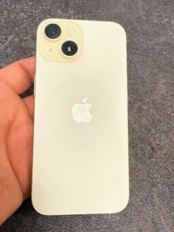 Apple iPhone 15 128 GB, bílý - 6